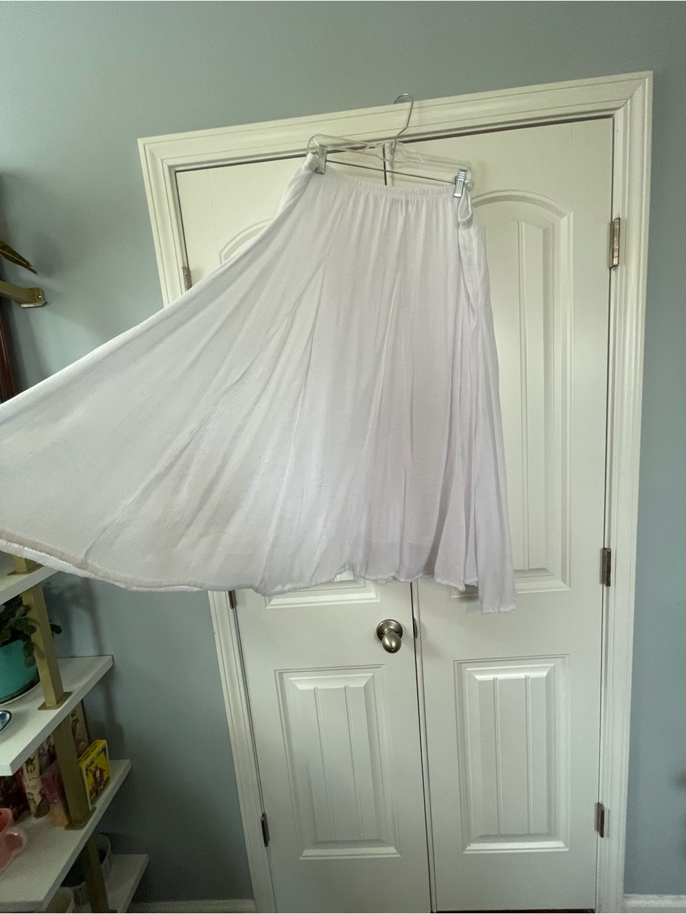 Women's White Flowing A-Line Maxi Skirt Large - Picture 3 of 3